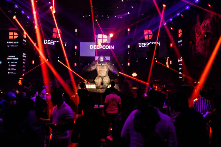 Deepcoin Exhibits at Future Blockchain Summit & Hosts Grand Party Event in Dubai